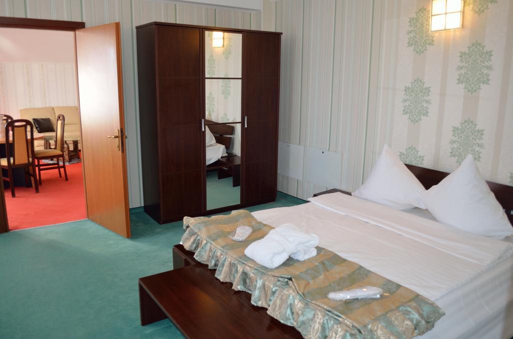 Hotel Rusu Petroşani Exteriér fotografie