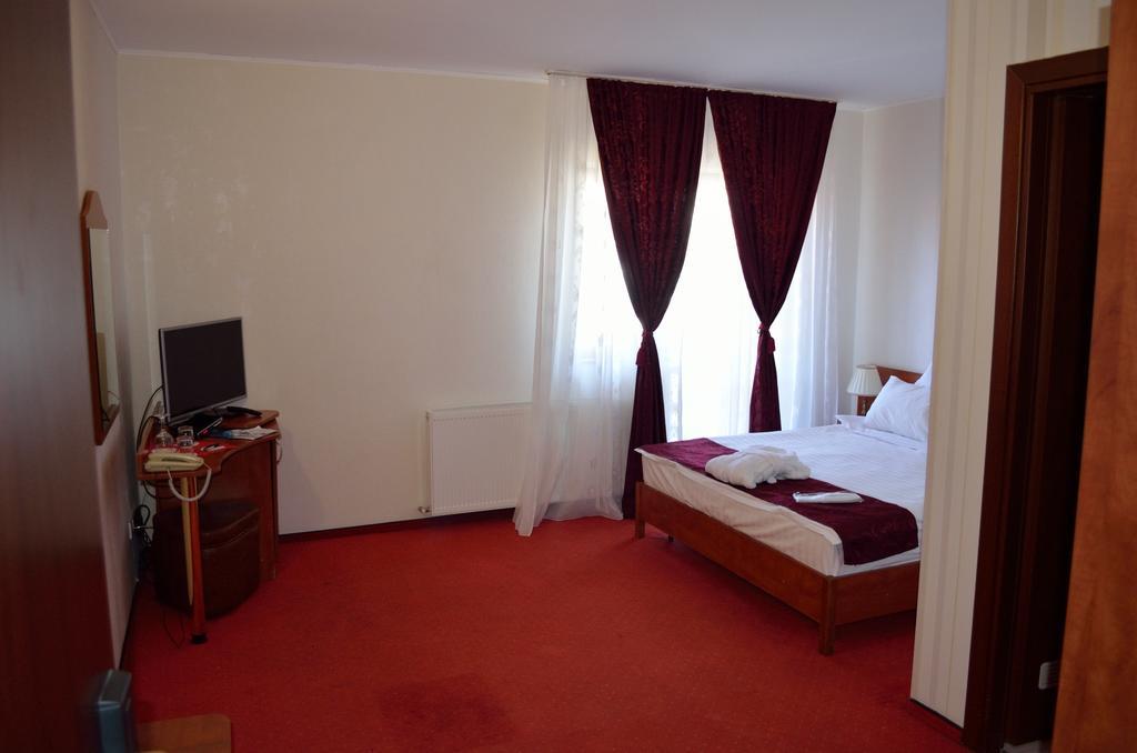 Hotel Rusu Petroşani Exteriér fotografie